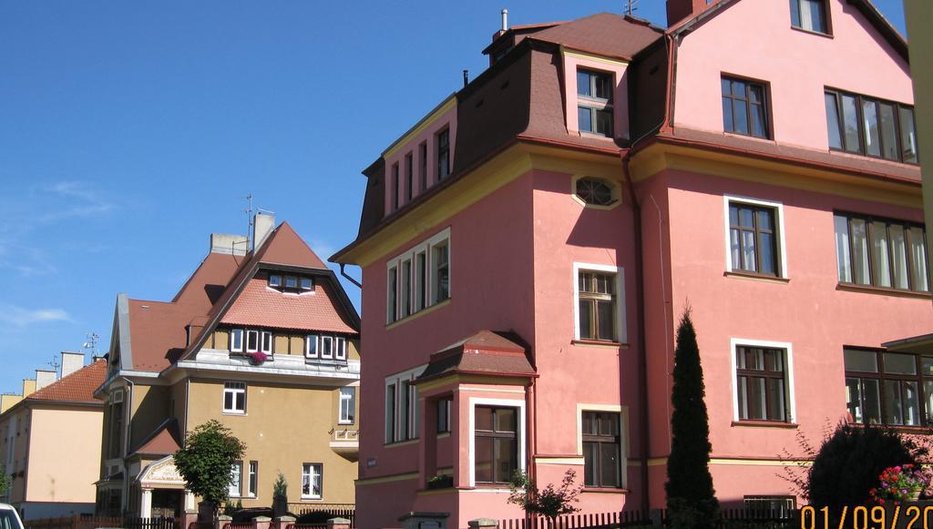 Villa Serena Karlsbad Exteriör bild